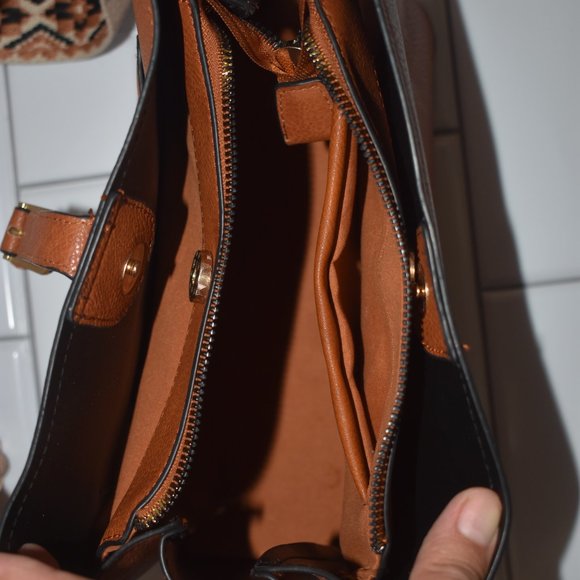 tan crossbody bag - Picture 3 of 3